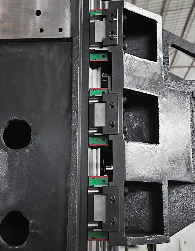 如何選擇一臺(tái)高效的立式加工中心？(圖3)