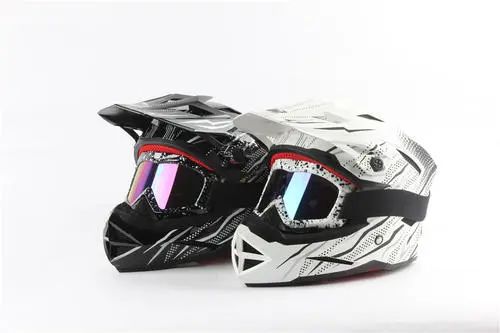 三線立式加工中心850plus機加工“頭盔模具”成新網(wǎng)紅，即將帶來一波新熱潮？(圖1)